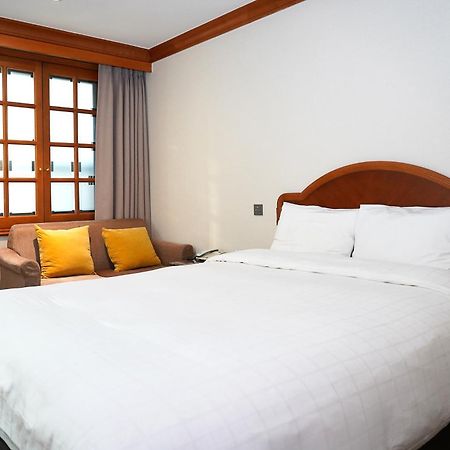 Karak Tourist Hotel Сеул Экстерьер фото