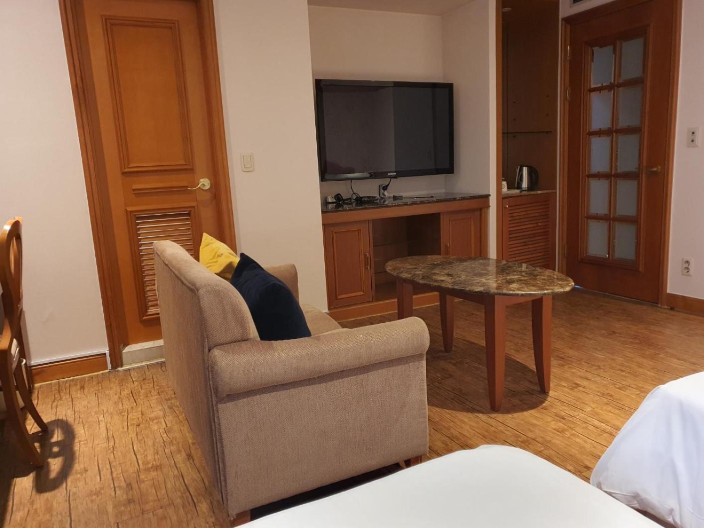 Karak Tourist Hotel Сеул Экстерьер фото