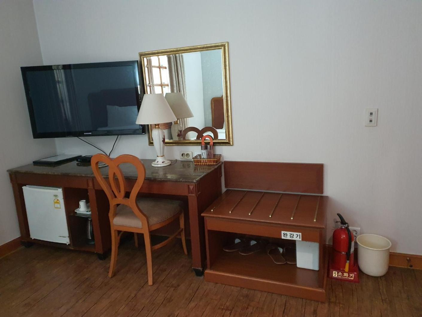 Karak Tourist Hotel Сеул Экстерьер фото