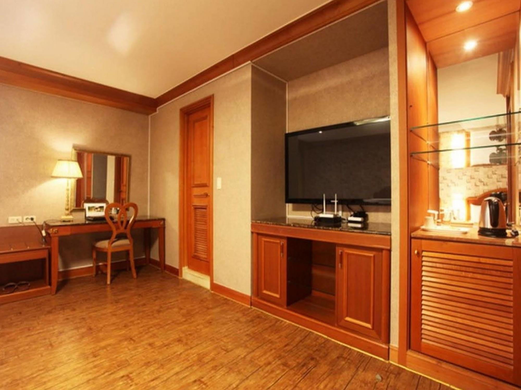 Karak Tourist Hotel Сеул Экстерьер фото